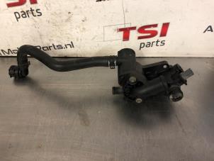 Gebruikte Thermostaathuis Volkswagen Golf V (1K1) 1.4 16V Prijs € 40,00 Inclusief btw aangeboden door TSI-Parts / Allmotorparts B.V.