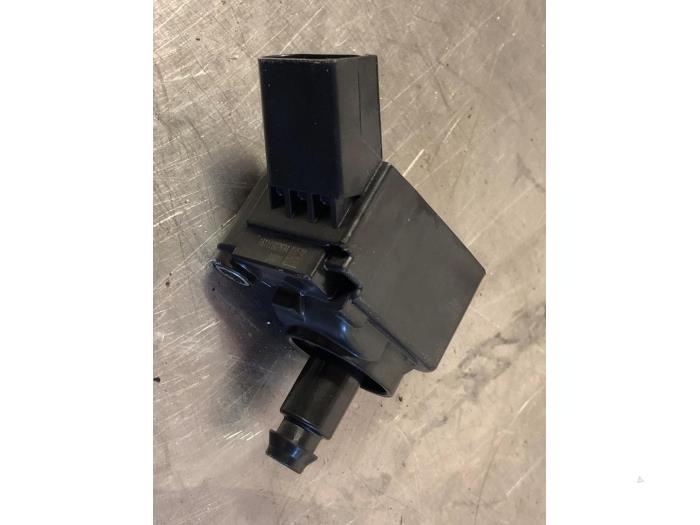 Pen Bobine van een Volkswagen Golf VII (AUA) 2.0 R 4Motion 16V 2014