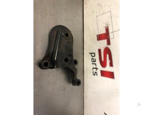 Gebruikte Motorrubber Volkswagen Lupo (6X1) 1.0 MPi 50 Prijs € 20,00 Inclusief btw aangeboden door TSI-Parts / Allmotorparts B.V.