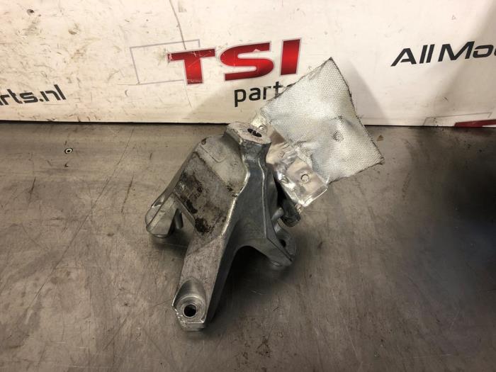 Gebruikte Motorrubber Audi A4 Avant (B9) 3.0 TDI V6 24V Quattro Prijs € 25,00 Margeregeling aangeboden door TSI-Parts / Allmotorparts B.V.