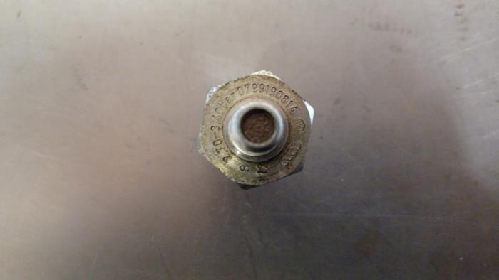 Oliedruk Schakelaar van een Audi S6 Avant (C7) 4.0 V8 TFSI 2014