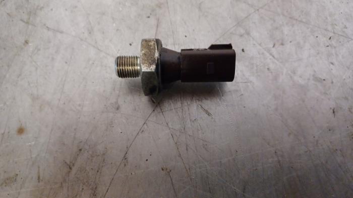 Oliedruk Schakelaar van een Audi S6 Avant (C7) 4.0 V8 TFSI 2014