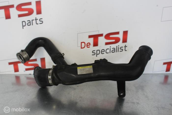 Gebruikte Intercooler Buis Volkswagen Golf V (1K1) 2.0 TFSI GTI 16V Prijs € 25,00 Margeregeling aangeboden door TSI-Parts / Allmotorparts B.V.