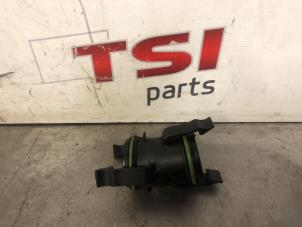 Gebruikte Luchtinlaat slang Volkswagen Golf VII (AUA) 1.4 GTE 16V Prijs € 9,99 Inclusief btw aangeboden door TSI-Parts / Allmotorparts B.V.