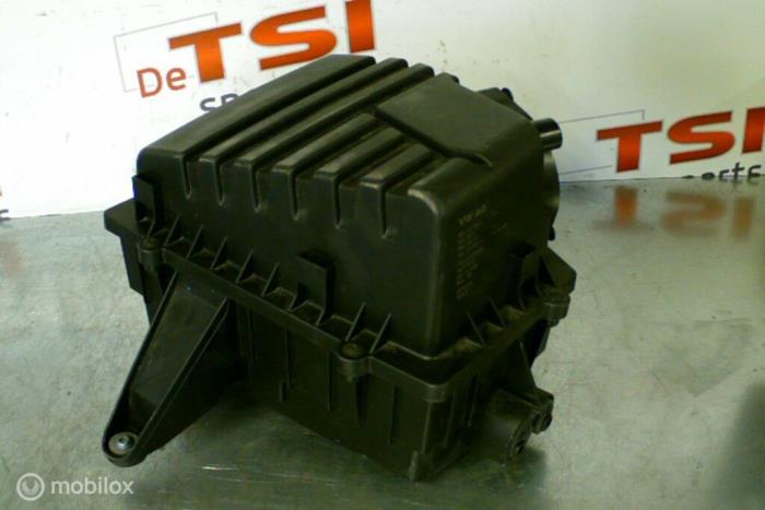 Gebruikte Luchtfilterhuis Volkswagen Polo V (6R) 2.0 TSI R WRC Street 16V Prijs € 50,00 Margeregeling aangeboden door TSI-Parts / Allmotorparts B.V.