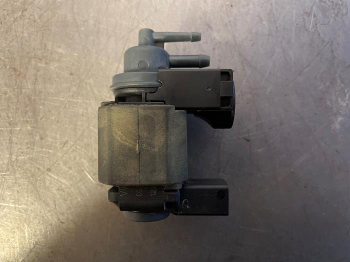 Overdrukklep Turbo van een Audi A4 Allroad Quattro (B8) 2.0 TDI 16V 2016