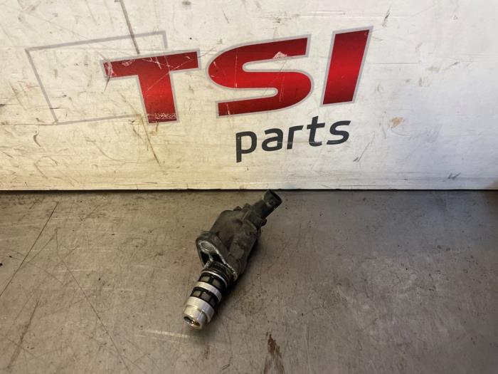 Gebruikte Schakelaar Oliedruk Volkswagen Golf VII (AUA) 1.5 TSI Evo BMT 16V Prijs € 25,00 Margeregeling aangeboden door TSI-Parts / Allmotorparts B.V.