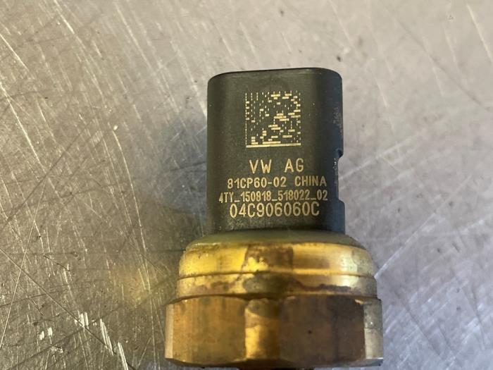 Oliedruk sensor van een Audi A3 Sportback (8YA) 1.5 35 TFSI 16V Mild Hybrid 2020