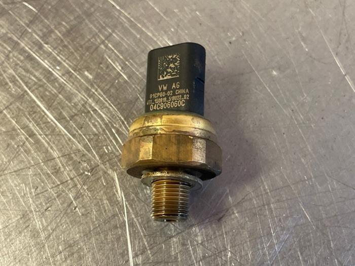 Oliedruk sensor van een Audi A3 Sportback (8YA) 1.5 35 TFSI 16V Mild Hybrid 2020