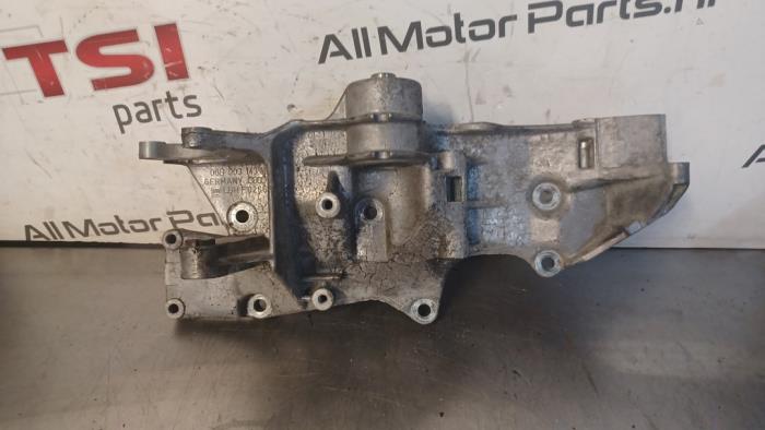 Gebruikte Dynamosteun boven Volkswagen Passat (3B3) 2.0 Prijs € 41,00 Margeregeling aangeboden door TSI-Parts / Allmotorparts B.V.