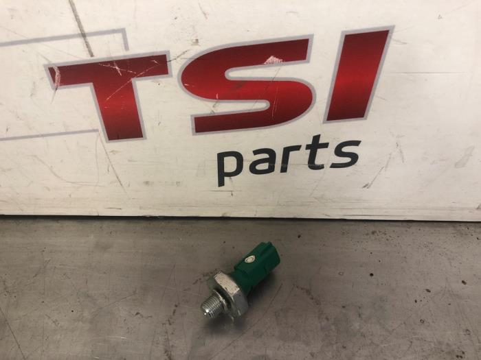 Gebruikte Schakelaar Oliedruk Audi RS 6 Avant (C7) 4.0 V8 TFSI 32V Prijs € 10,00 Margeregeling aangeboden door TSI-Parts / Allmotorparts B.V.