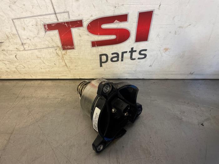 Gebruikte Thermostaat Volkswagen Touareg 3.0 V6 24V TSI R Prijs € 46,00 Margeregeling aangeboden door TSI-Parts / Allmotorparts B.V.