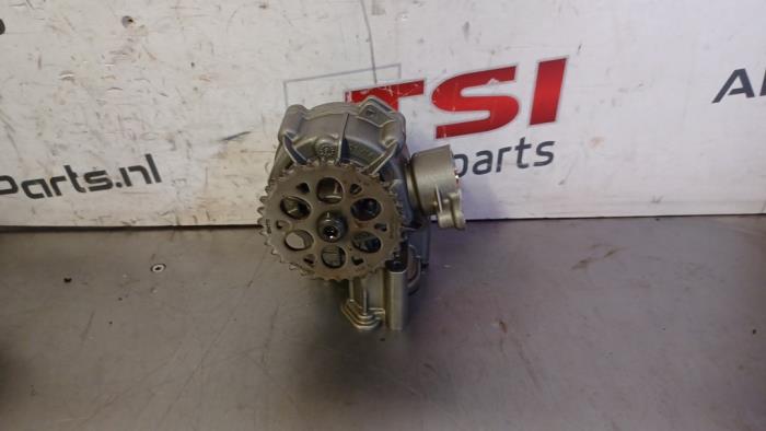 Gebruikte Oliepomp Volkswagen Touareg 3.0 V6 24V TSI R Prijs € 350,00 Margeregeling aangeboden door TSI-Parts / Allmotorparts B.V.