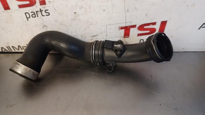 Gebruikte Intercooler Buis Volkswagen Transporter T5 2.5 TDi 4Motion Prijs € 62,00 Margeregeling aangeboden door TSI-Parts / Allmotorparts B.V.