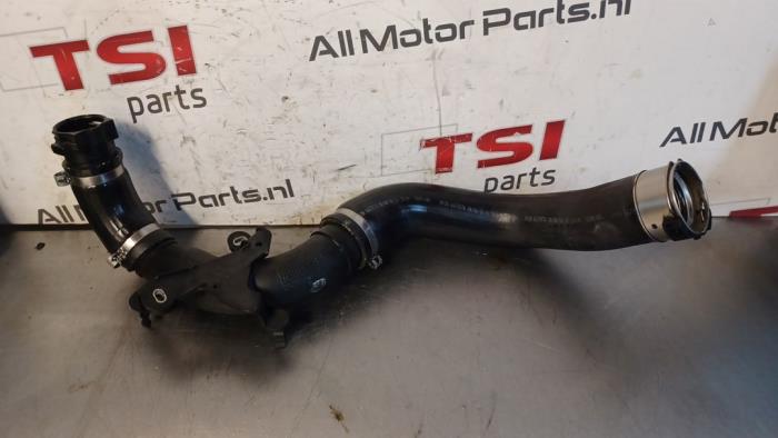 Gebruikte Intercooler Buis Renault Clio IV Estate/Grandtour (7R) 0.9 Energy TCE 12V Prijs € 21,00 Margeregeling aangeboden door TSI-Parts / Allmotorparts B.V.