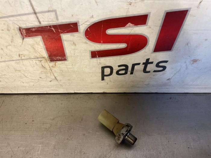 Gebruikte Schakelaar Oliedruk Audi A6 (C6) 3.0 V6 24V TFSI Quattro Prijs € 12,00 Margeregeling aangeboden door TSI-Parts / Allmotorparts B.V.