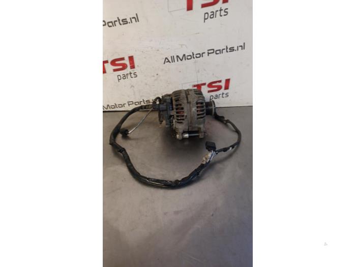 Gebruikte Dynamo Volkswagen Touran (1T1/T2) 1.4 16V TSI 140 Prijs € 17,00 Margeregeling aangeboden door TSI-Parts / Allmotorparts B.V.