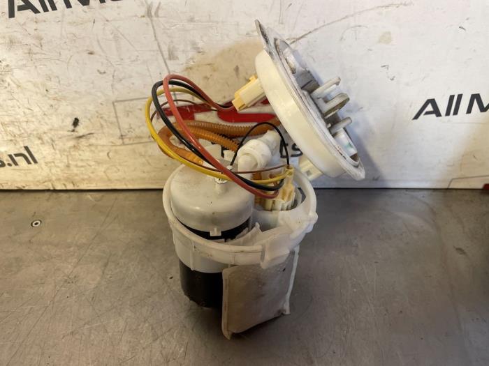Gebruikte Tank element Pomp Audi A4 Avant (B9) 2.0 TFSI 16V Prijs € 31,00 Margeregeling aangeboden door TSI-Parts / Allmotorparts B.V.