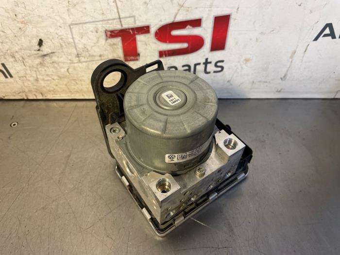 Gebruikte ABS Pomp Volkswagen Golf Sportsvan (AUVS) 1.5 TSI Evo BlueMotion 16V Prijs € 150,04 Inclusief btw aangeboden door TSI-Parts / Allmotorparts B.V.