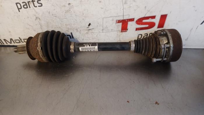Gebruikte Steekas rechts-voor Skoda Fabia III (NJ3) 1.2 TSI 16V Prijs € 54,00 Margeregeling aangeboden door TSI-Parts / Allmotorparts B.V.