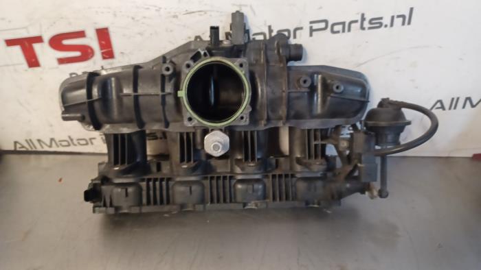 Gebruikte Inlaatspruitstuk Volkswagen Passat (3C2) 1.8 TSI 16V Prijs € 50,00 Margeregeling aangeboden door TSI-Parts / Allmotorparts B.V.