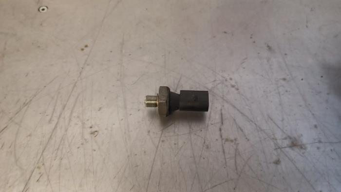 Gebruikte Oliedruk sensor Volkswagen Passat (3C2) 1.8 TSI 16V Prijs € 17,00 Margeregeling aangeboden door TSI-Parts / Allmotorparts B.V.