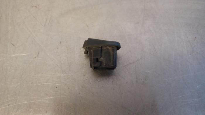 Gebruikte Diversen Volkswagen Up! (121) 1.0 12V 60 Prijs € 7,00 Margeregeling aangeboden door TSI-Parts / Allmotorparts B.V.