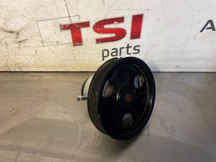 Gebruikte Waterpomp Audi RS 3 Sportback (8YA) 2.5 TFSI 20V Quattro Prijs € 75,00 Margeregeling aangeboden door TSI-Parts / Allmotorparts B.V.