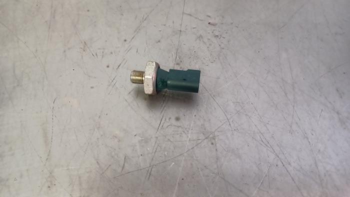 Gebruikte Oliedruk Schakelaar Skoda Fabia III (NJ3) 1.2 TSI 16V Prijs € 12,00 Margeregeling aangeboden door TSI-Parts / Allmotorparts B.V.