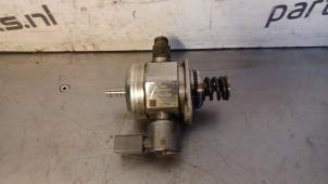 Hogedrukpomp van een Volkswagen Tiguan (5N1/2) 2.0 TSI 16V 4Motion 2009