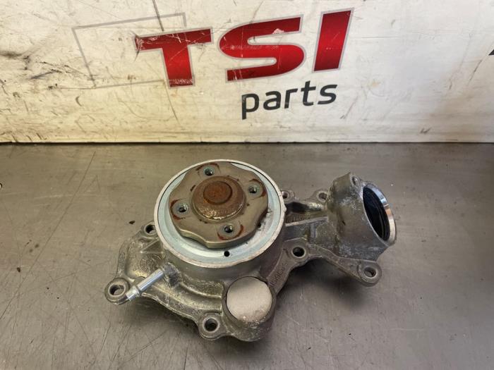Gebruikte Waterpomp Audi RS 5 Sportback (F5A/F5F) 2.9 V6 TFSI 24V Prijs € 49,50 Margeregeling aangeboden door TSI-Parts / Allmotorparts B.V.