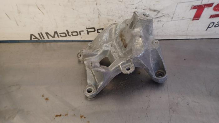 Gebruikte Motorsteun Audi RS 5 Sportback (F5A/F5F) 2.9 V6 TFSI 24V Prijs € 20,00 Margeregeling aangeboden door TSI-Parts / Allmotorparts B.V.