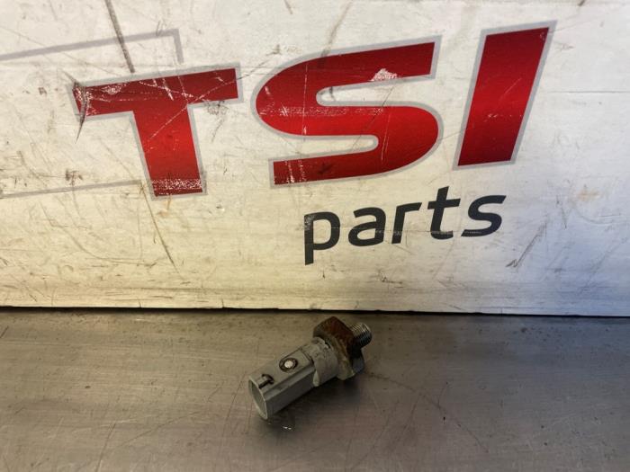 Gebruikte Schakelaar Oliedruk Audi A6 (C7) 3.0 TDI V6 24V Quattro Prijs € 10,00 Margeregeling aangeboden door TSI-Parts / Allmotorparts B.V.