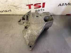 Motorsteun van een Seat Leon (1P1) 2.0 TFSI FR 16V 2007