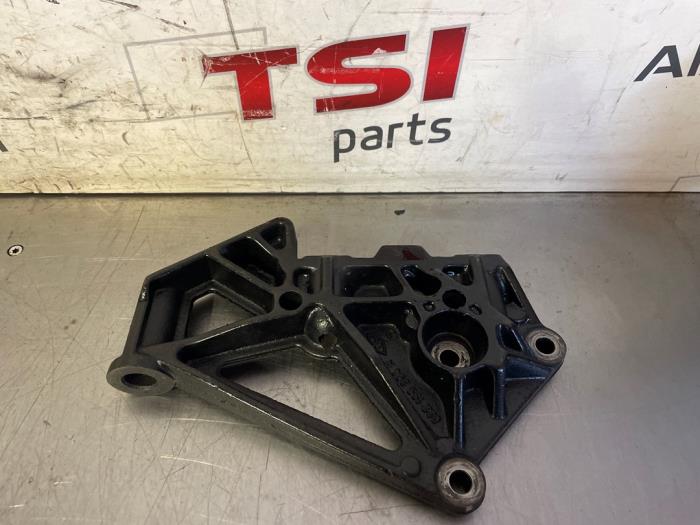 Gebruikte Motorsteun Volkswagen Golf V (1K1) 3.2 R32 V6 24V 4Motion Prijs € 49,50 Margeregeling aangeboden door TSI-Parts / Allmotorparts B.V.