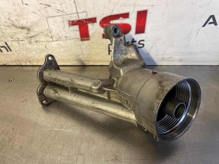 Gebruikte Oliefilterhuis Audi Q7 (4LB) 4.2 FSI V8 32V Prijs € 29,50 Margeregeling aangeboden door TSI-Parts / Allmotorparts B.V.