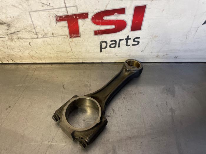 Gebruikte Drijfstang Volkswagen Golf V (1K1) 1.9 TDI Prijs € 49,50 Margeregeling aangeboden door TSI-Parts / Allmotorparts B.V.