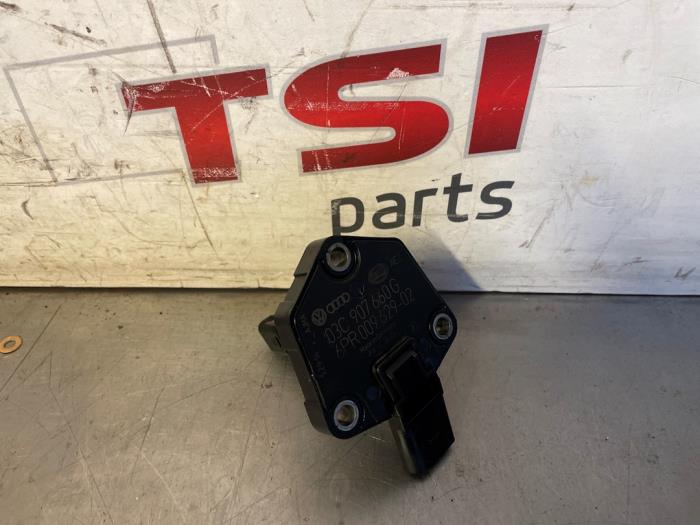 Gebruikte Oliepeil sensor Seat Leon ST (5FF) 1.6 TDI 16V Prijs € 9,50 Margeregeling aangeboden door TSI-Parts / Allmotorparts B.V.