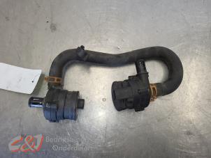 Gebruikte Waterpomp Renault Master III (FV) 2.3 dCi 145 16V FWD Prijs € 63,00 Margeregeling aangeboden door C&J Bedrijfsauto's & Onderdelen