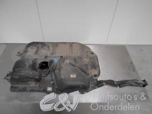 Gebruikte Tank Opel Vivaro 2.0 CDTI Prijs € 210,00 Margeregeling aangeboden door C&J bedrijfsauto's & onderdelen