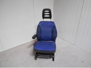 Gebruikte Voorstoel rechts Peugeot Expert (222/224) 2.0 HDi 90 Prijs € 183,75 Margeregeling aangeboden door C&J bedrijfsauto's & onderdelen