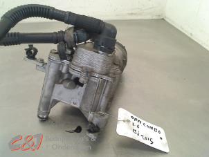 Gebruikte Oliefilterhuis Opel Combo 1.6 CDTI 16V Prijs € 42,00 Margeregeling aangeboden door C&J Bedrijfsauto's & Onderdelen