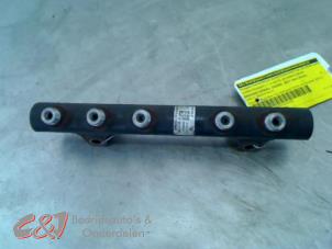 Gebruikte Injector brug Peugeot Partner (GC/GF/GG/GJ/GK) 1.6 HDI 75 16V Prijs € 89,25 Margeregeling aangeboden door C&J Bedrijfsauto's & Onderdelen