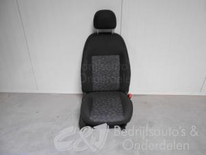 Gebruikte Stoel rechts Opel Combo 1.6 CDTI 16V Prijs € 210,00 Margeregeling aangeboden door C&J bedrijfsauto's & onderdelen