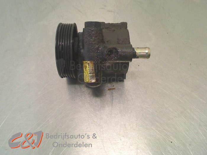 Gebruikte Pomp Servo Renault Kangoo Express (FC) 1.9 D 65 Prijs € 21,00 Margeregeling aangeboden door C&J Bedrijfsauto's & Onderdelen