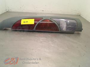 Gebruikte Achterlicht rechts Renault Kangoo Express (FC) 1.9 D 55 Prijs € 26,25 Margeregeling aangeboden door C&J Bedrijfsauto's & Onderdelen