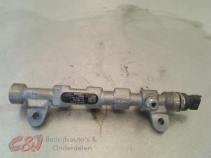 Gebruikte Injector brug Opel Combo 1.6 CDTI 16V Prijs € 89,25 Margeregeling aangeboden door C&J Bedrijfsauto's & Onderdelen