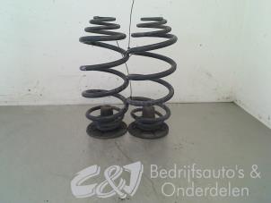 Gebruikte Veerschroef achter Opel Combo (Corsa C) 1.3 CDTI 16V Prijs € 52,50 Margeregeling aangeboden door C&J bedrijfsauto's & onderdelen