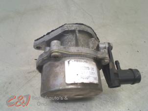 Gebruikte Vacuumpomp Rembekrachtiging Opel Vivaro 1.9 DTI 16V Prijs € 47,25 Margeregeling aangeboden door C&J Bedrijfsauto's & Onderdelen