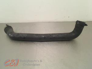 Gebruikte Intercooler Buis Opel Vivaro 1.9 DTI 16V Prijs € 21,00 Margeregeling aangeboden door C&J Bedrijfsauto's & Onderdelen